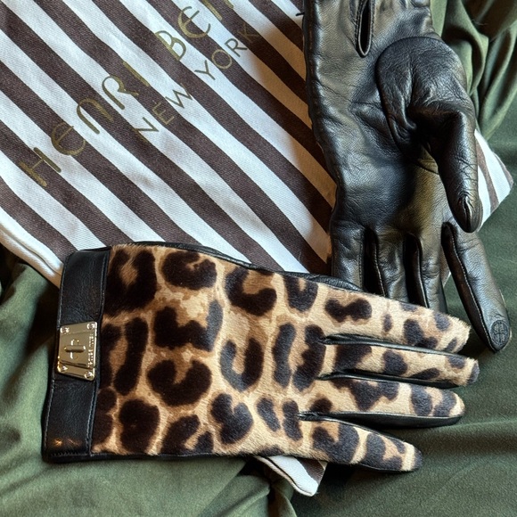 Henri Bendel Black and Gold Leopard Print Accessory - Picture 6 of 9